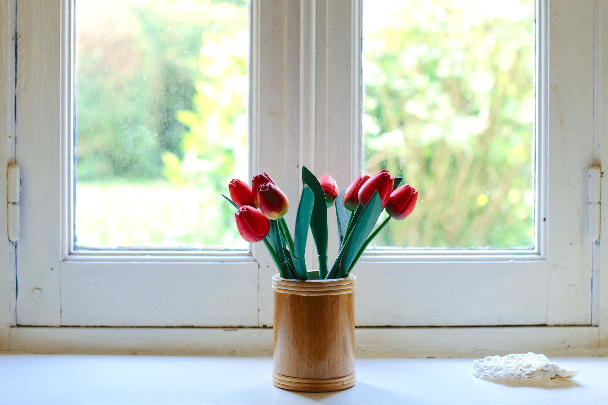 Nicht nur aus energetischen Gründen macht ein Austausch alter Fenster oft Sinn. Wohnungseigentümer müssen hierbei aber die Gemeinschaftsordnung beachten.
Foto: Colin Maynard